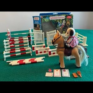 Sylvanian Families Calico Critters Antonia's Gymkhana Horse Pony Box & Extras